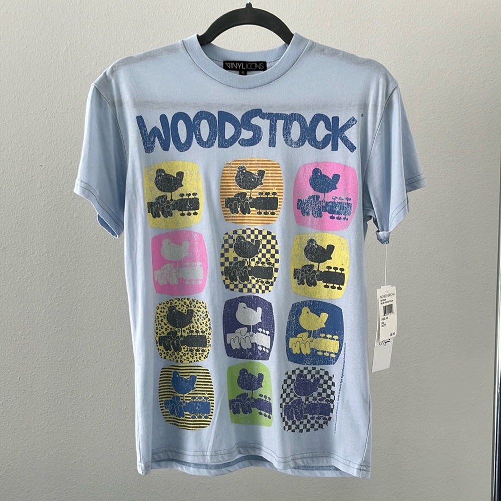 NWT The Vinyl Icons Woodstock Short Sleeve Graphic Tee Size XS